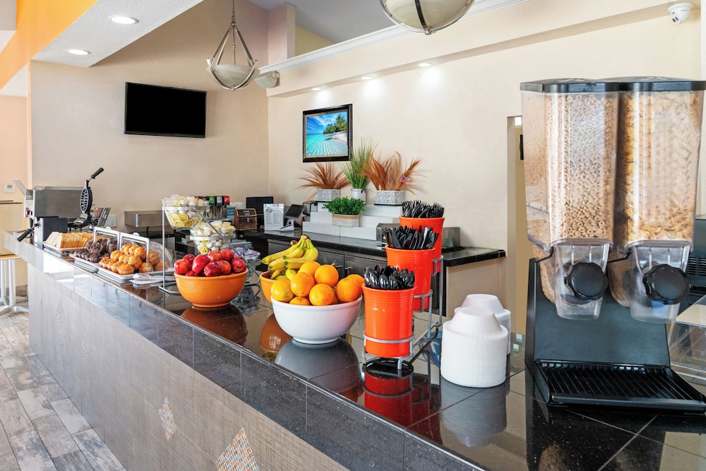 Orlando International Drive North Hotel — Hotel rooms in Orlando, Florida