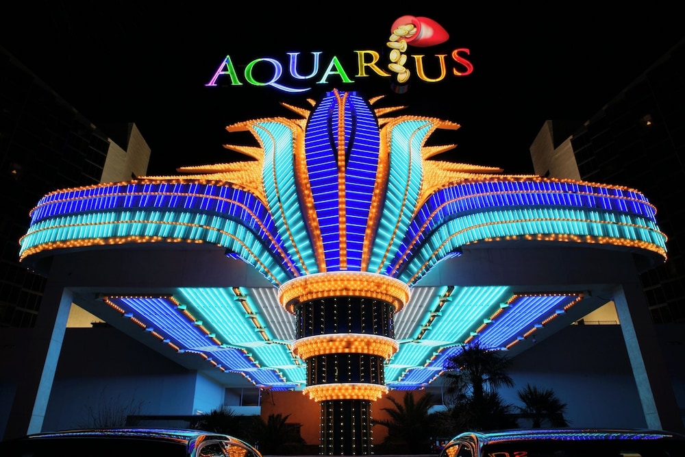 The Aquarius Casino Resort, BW Premier Collection — Hotel building in Laughlin, Nevada
