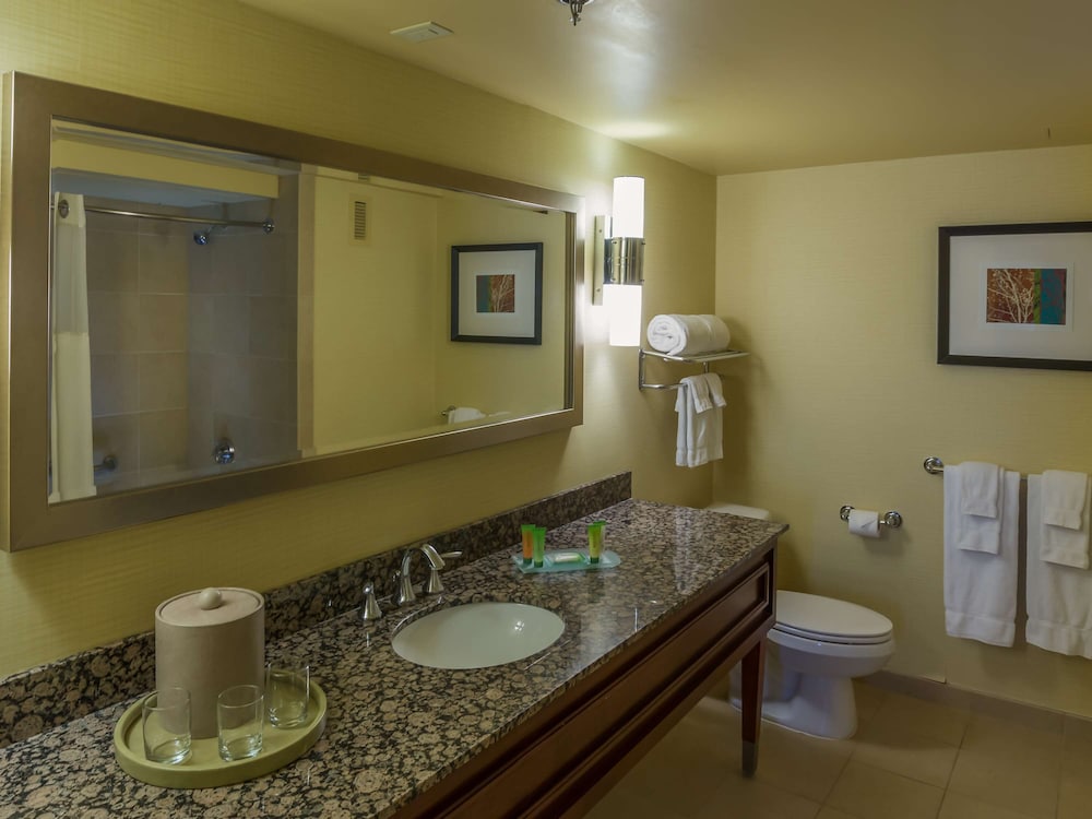 The Aquarius Casino Resort, BW Premier Collection — Hotel rooms in Laughlin, Nevada