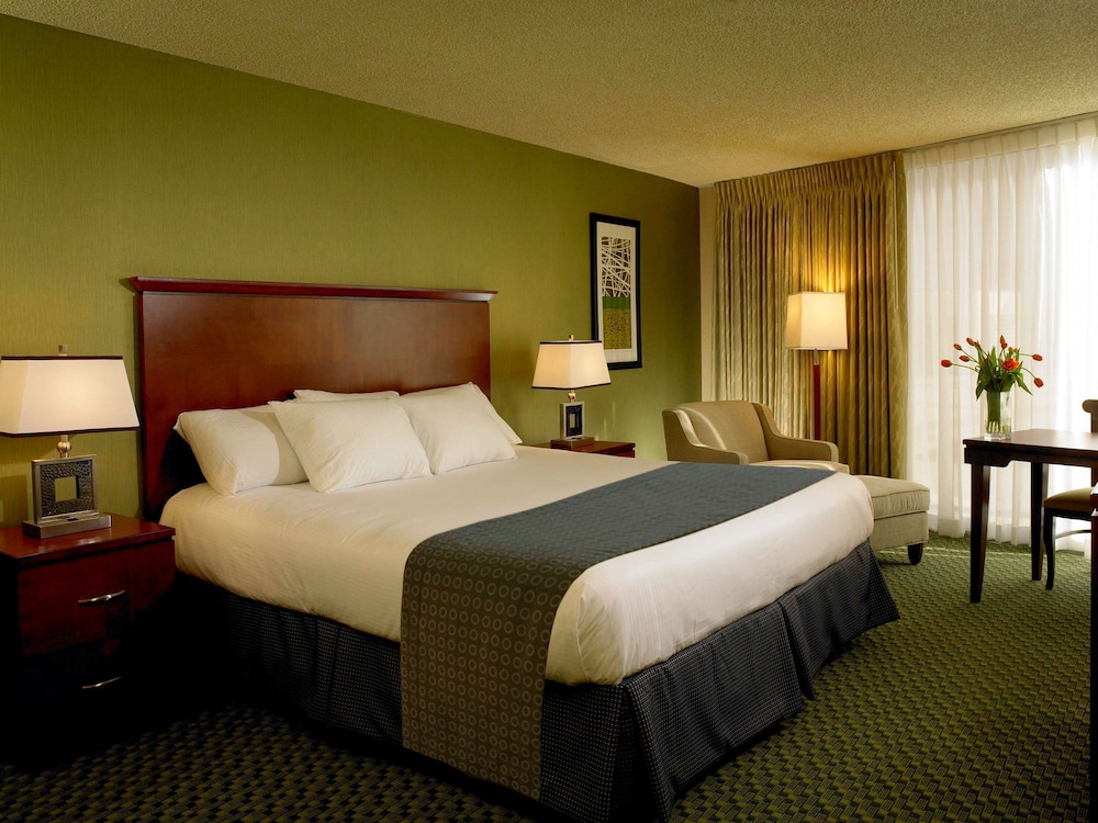 The Aquarius Casino Resort, BW Premier Collection — Hotel rooms in Laughlin, Nevada