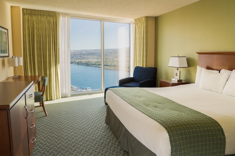 The Aquarius Casino Resort, BW Premier Collection — Hotel rooms in Laughlin, Nevada