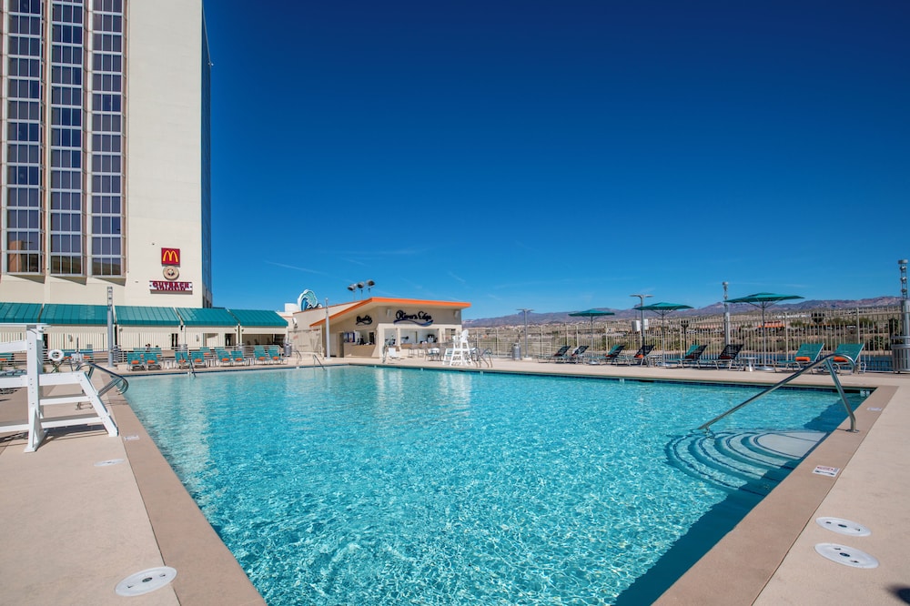 The Aquarius Casino Resort, BW Premier Collection — Swimming pool in Laughlin, Nevada