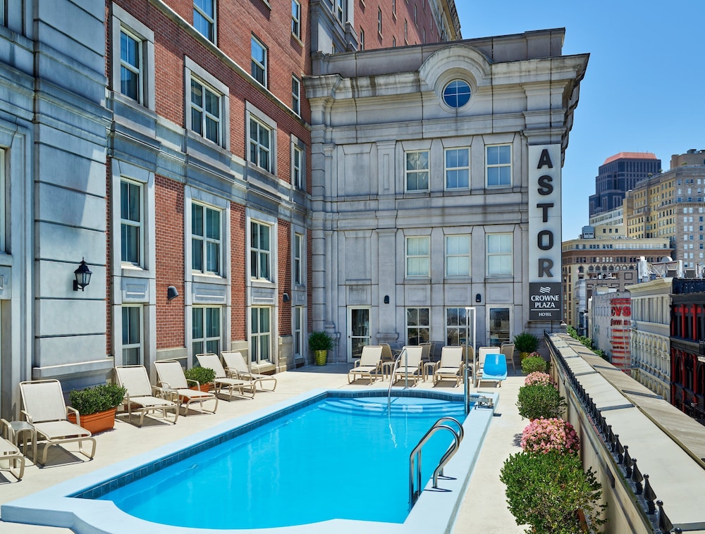 Crowne Plaza New Orleans French Qtr - Astor by IHG — Swimming pool in New Orleans, Louisiana
