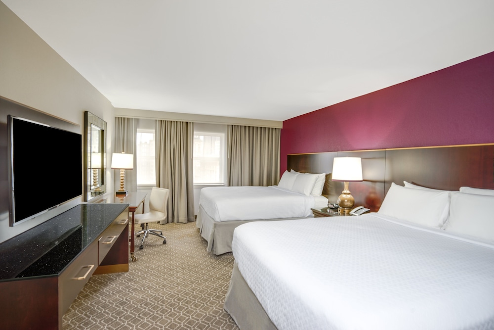 Crowne Plaza New Orleans French Qtr - Astor by IHG — Hotel rooms in New Orleans, Louisiana