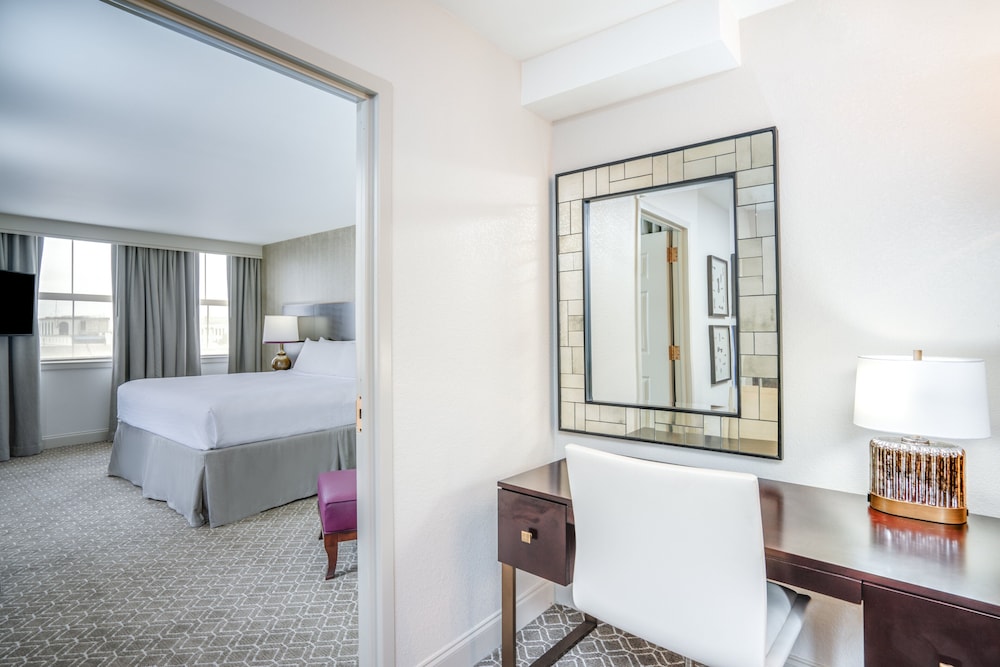 Crowne Plaza New Orleans French Qtr - Astor by IHG — Hotel rooms in New Orleans, Louisiana