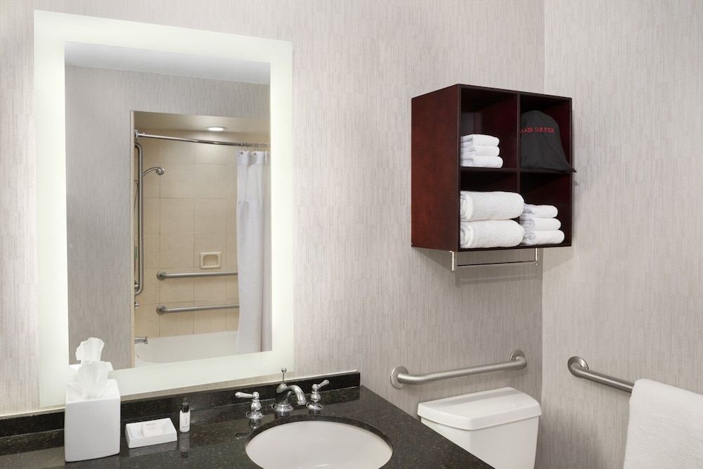 Crowne Plaza New Orleans French Qtr - Astor by IHG — Hotel rooms in New Orleans, Louisiana