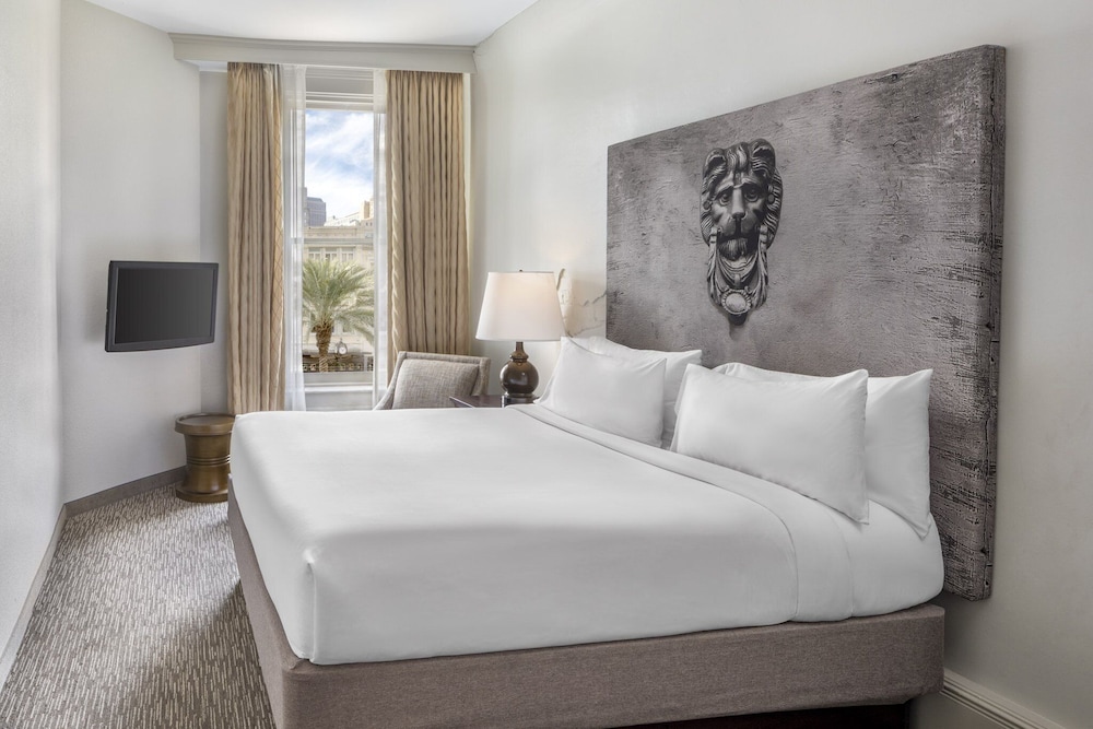 Crowne Plaza New Orleans French Qtr - Astor by IHG — Hotel rooms in New Orleans, Louisiana