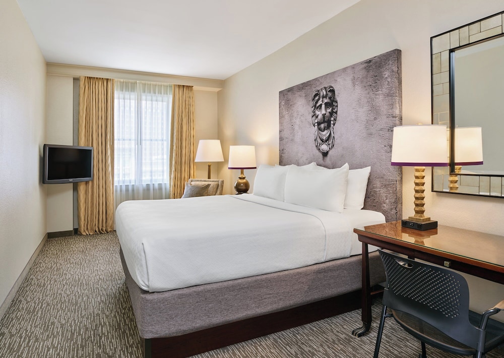 Crowne Plaza New Orleans French Qtr - Astor by IHG — Hotel rooms in New Orleans, Louisiana