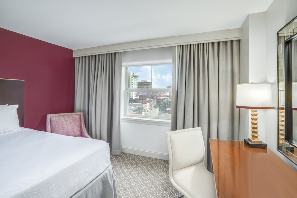Crowne Plaza New Orleans French Qtr - Astor by IHG — Hotel rooms in New Orleans, Louisiana