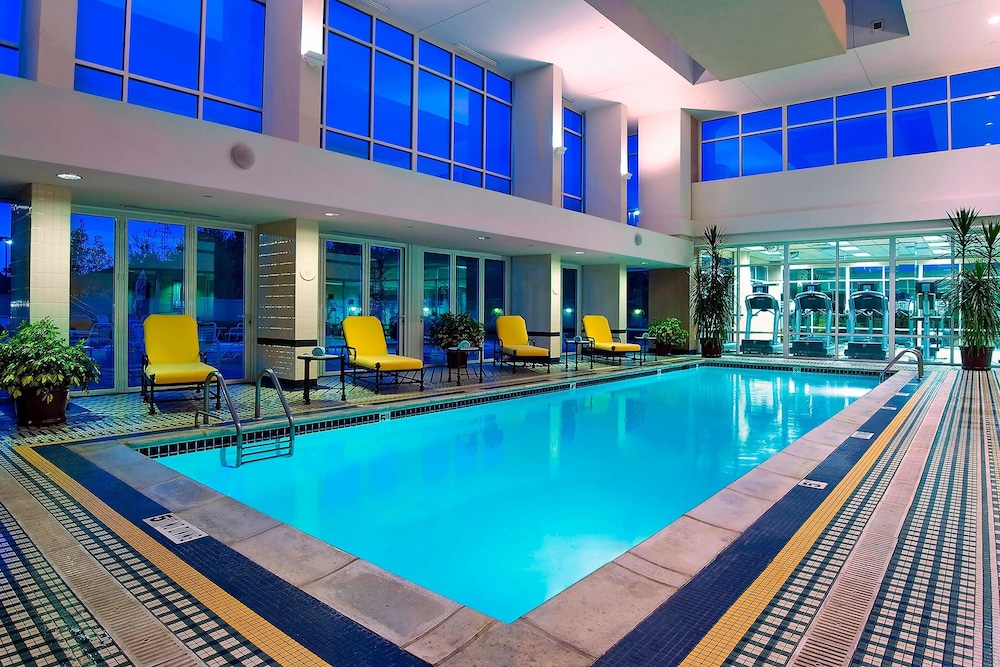 Auburn Hills Marriott Pontiac — Swimming pool in Pontiac, Michigan