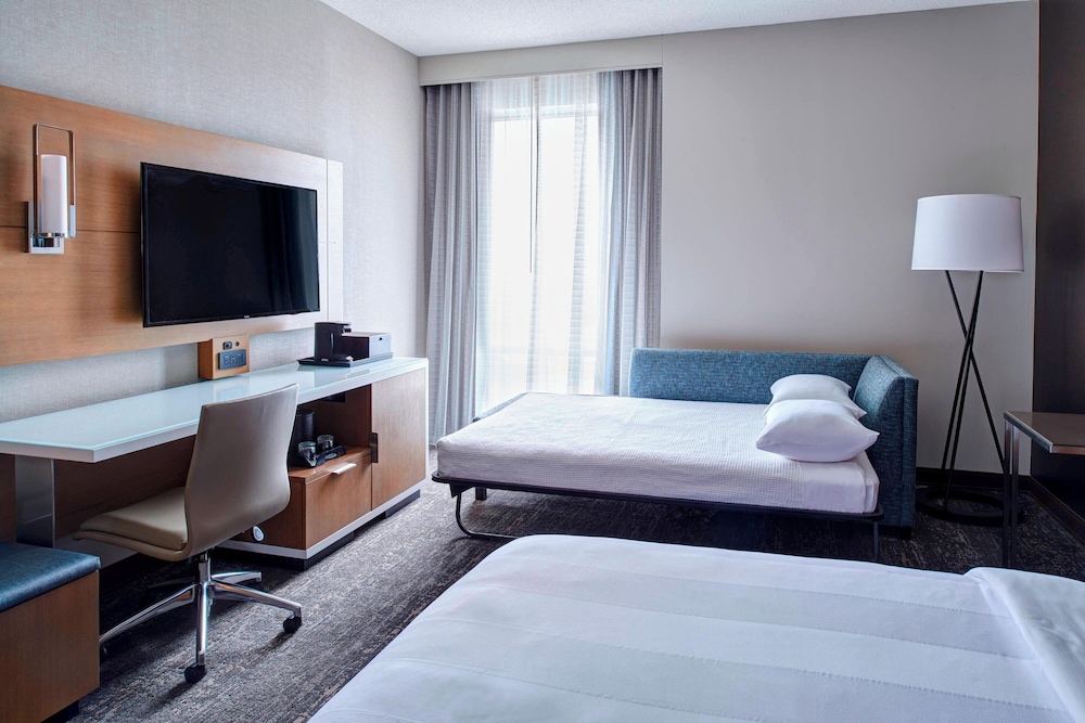 Auburn Hills Marriott Pontiac — Hotel rooms in Pontiac, Michigan