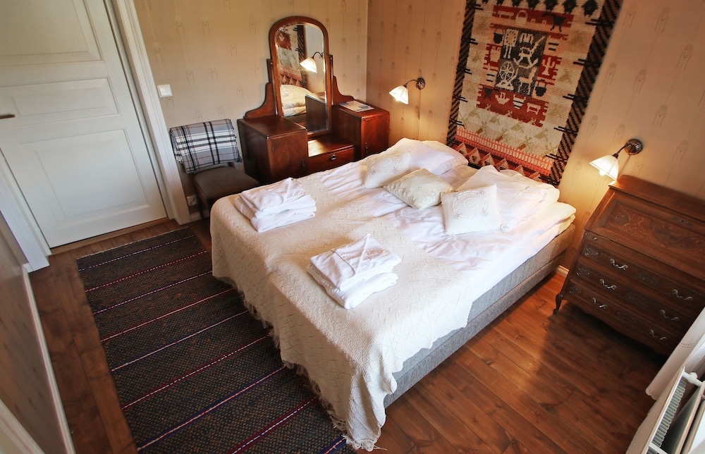 Elves Village Hotel — Hotel rooms in Kittilä, Lapland