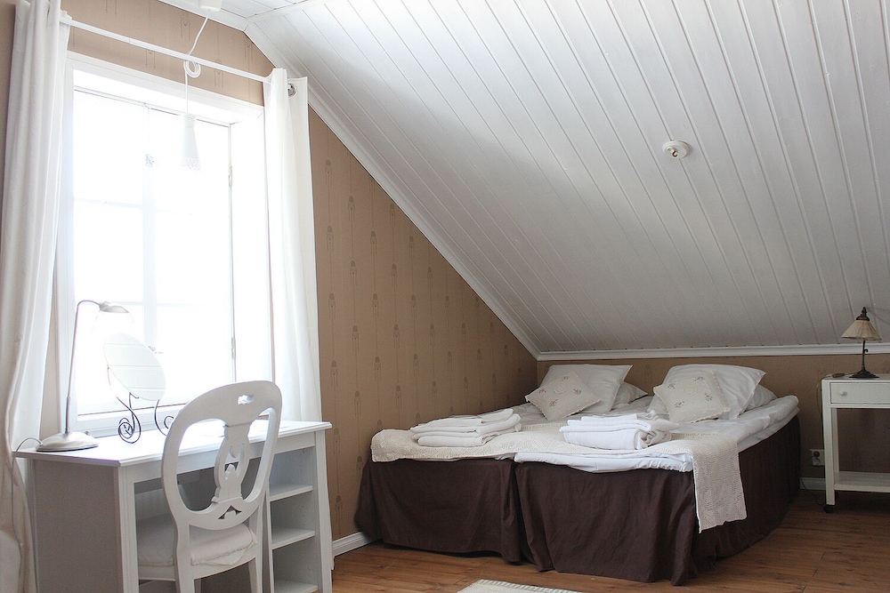 Elves Village Hotel — Hotel rooms in Kittilä, Lapland