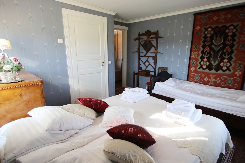 Elves Village Hotel — Hotel rooms in Kittilä, Lapland