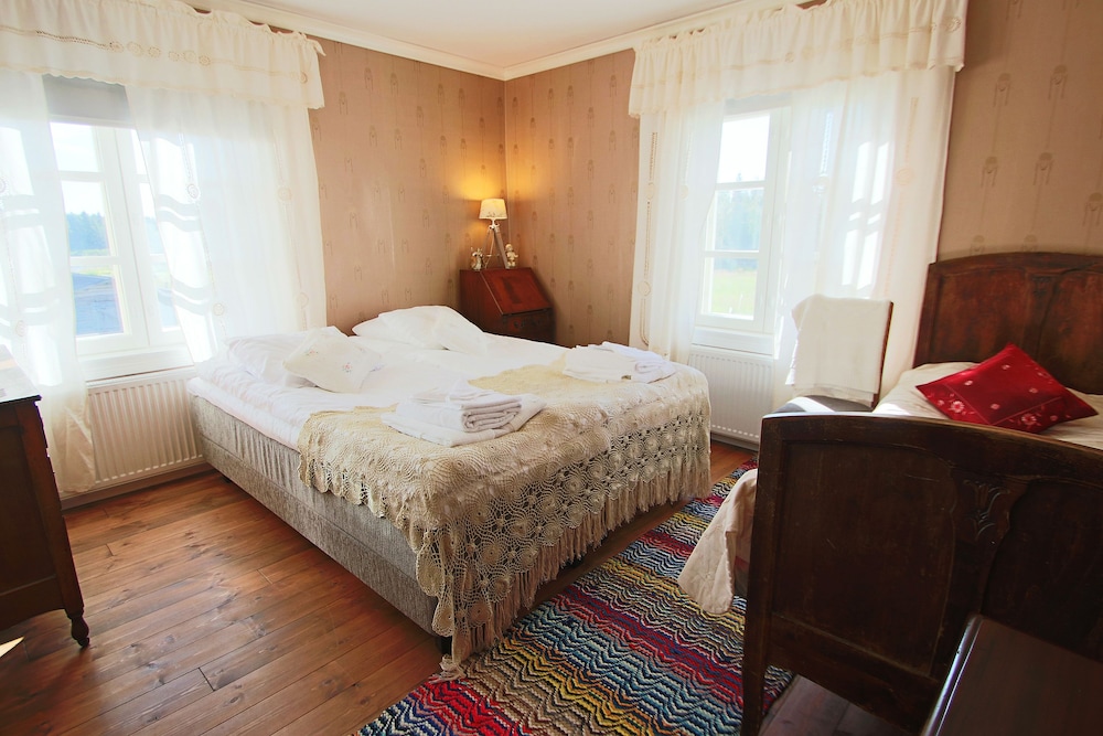 Elves Village Hotel — Hotel rooms in Kittilä, Lapland