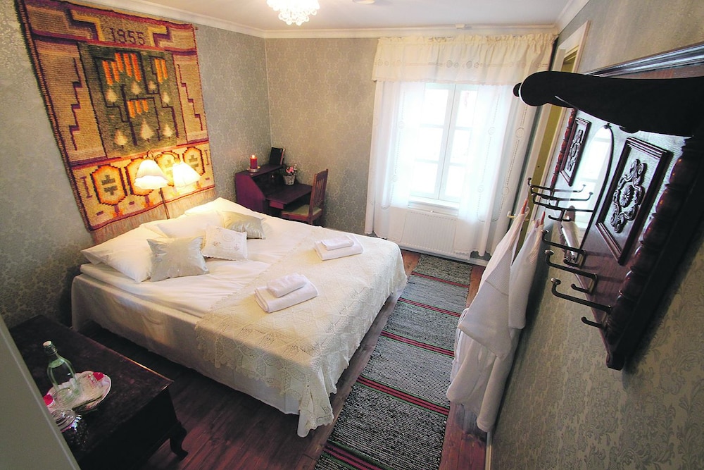 Elves Village Hotel — Hotel rooms in Kittilä, Lapland