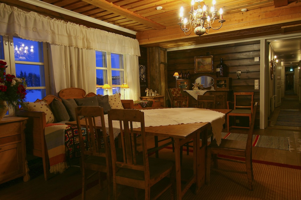 Elves Village Hotel — Hotel rooms in Kittilä, Lapland