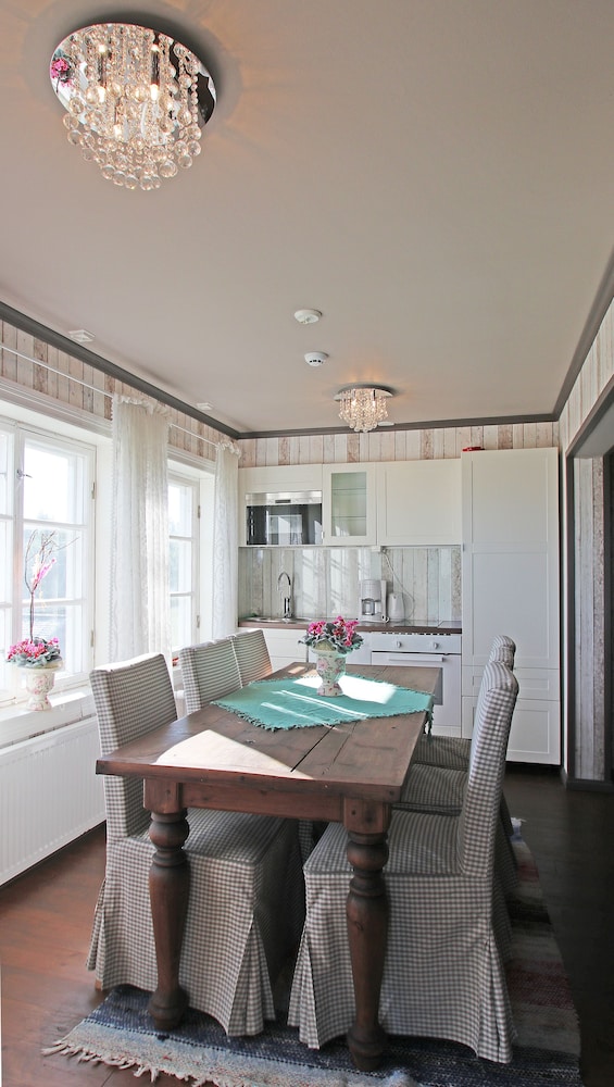 Elves Village Hotel — Hotel rooms in Kittilä, Lapland