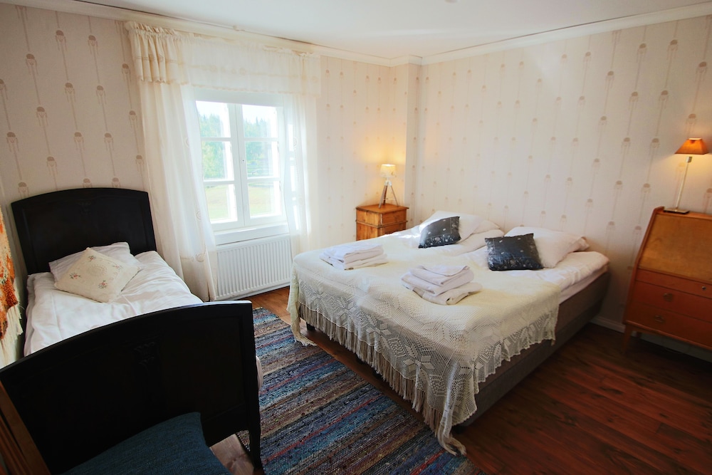 Elves Village Hotel — Hotel rooms in Kittilä, Lapland