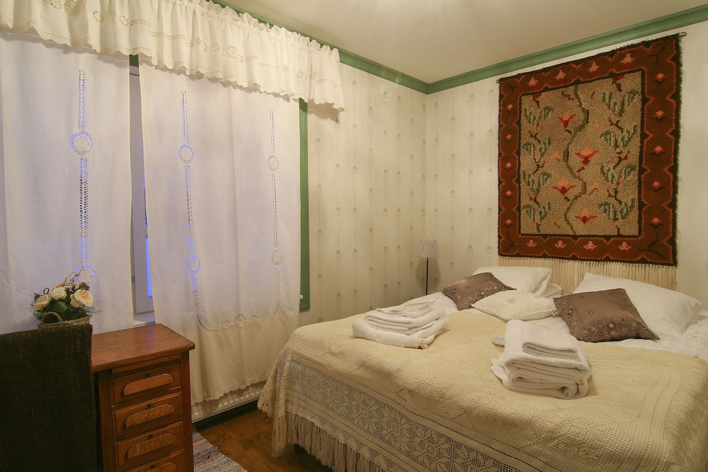 Elves Village Hotel — Hotel rooms in Kittilä, Lapland