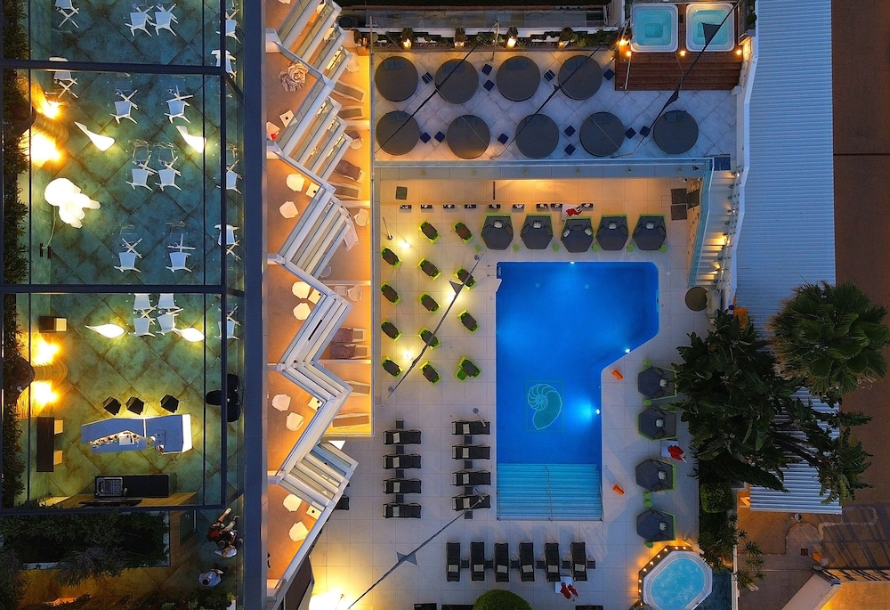 Essence Hotel Boutique - zdjęcie 3