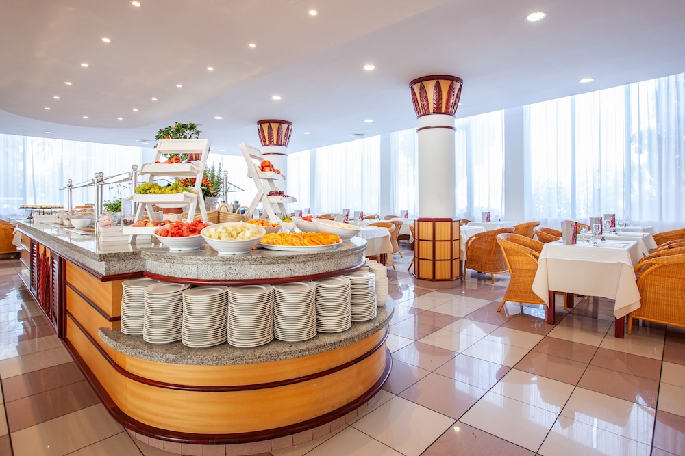 Grupotel Santa Eulària & Spa - Adults Only — Restaurant & bars in Santa Eulalia, Balearic Islands
