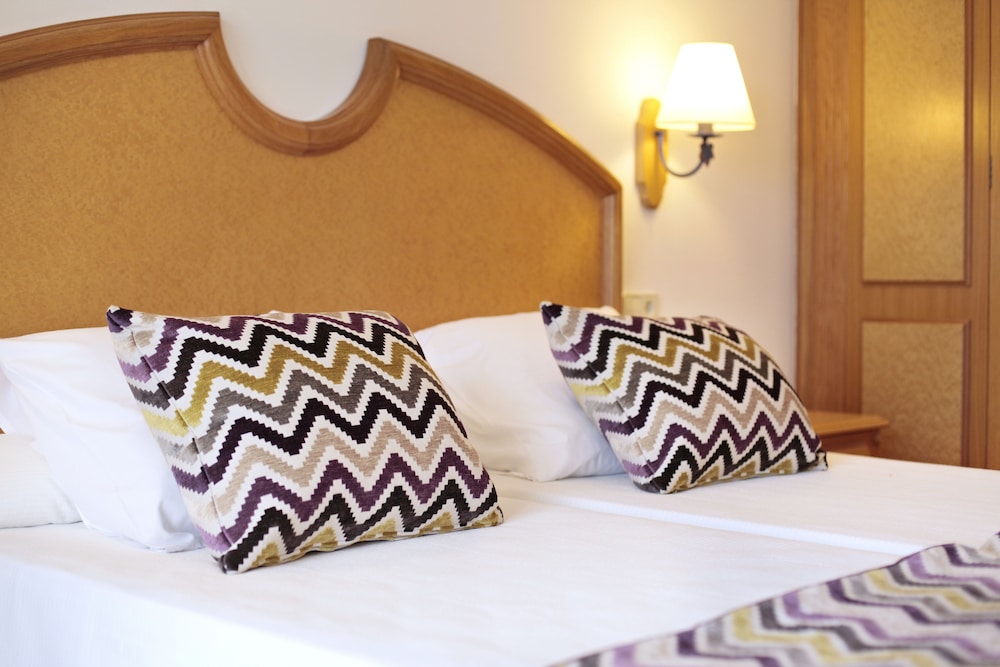 Grupotel Santa Eulària & Spa - Adults Only — Hotel rooms in Santa Eulalia, Balearic Islands