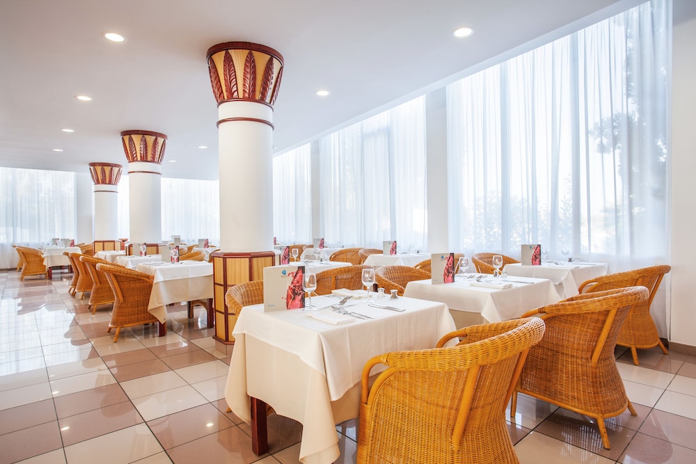 Grupotel Santa Eulària & Spa - Adults Only — Restaurant & bars in Santa Eulalia, Balearic Islands