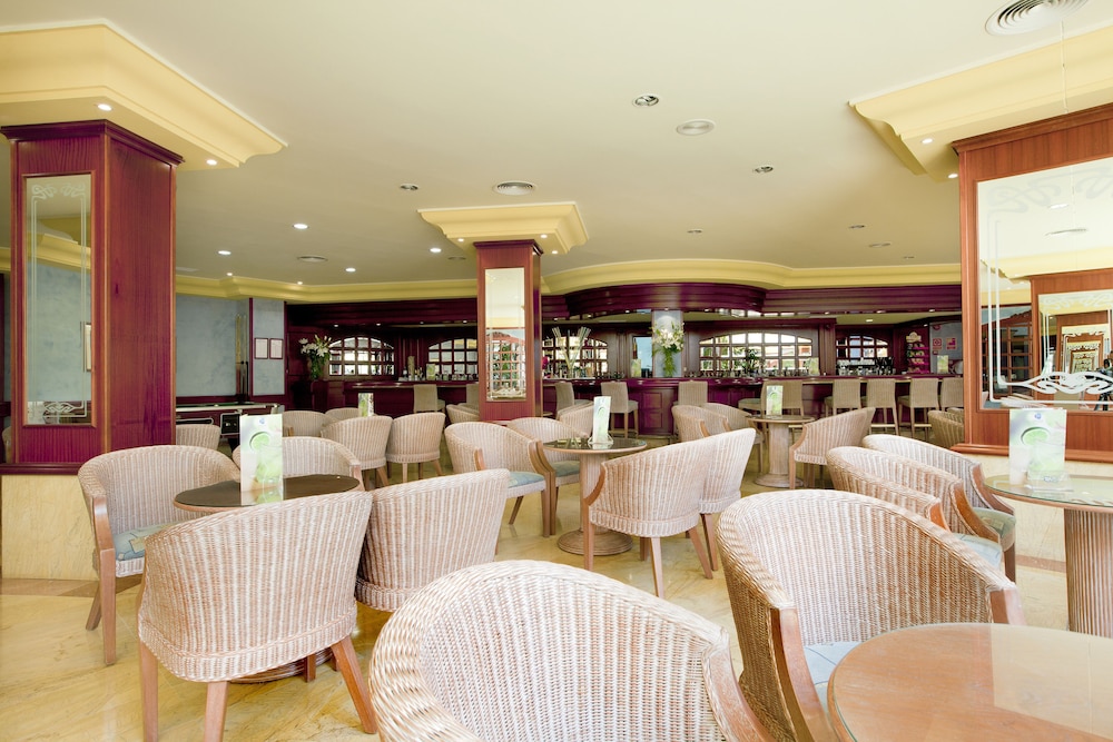 Grupotel Santa Eulària & Spa - Adults Only — Restaurant & bars in Santa Eulalia, Balearic Islands