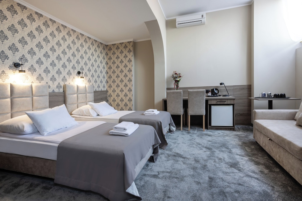 Hotel Maksymilian — Hotel rooms in Krakow, Lesser Poland