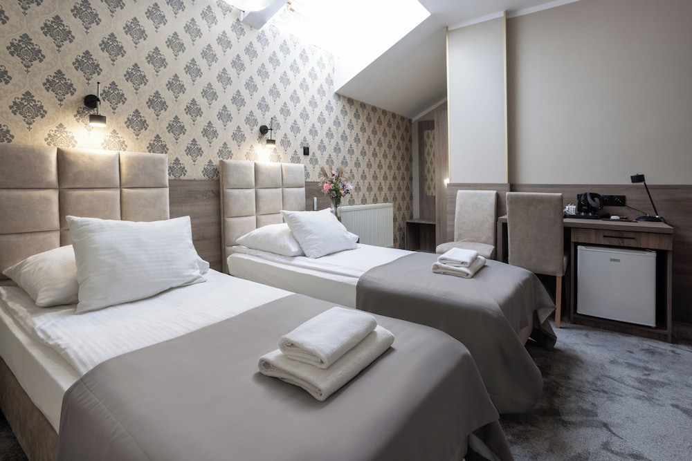 Hotel Maksymilian — Hotel rooms in Krakow, Lesser Poland