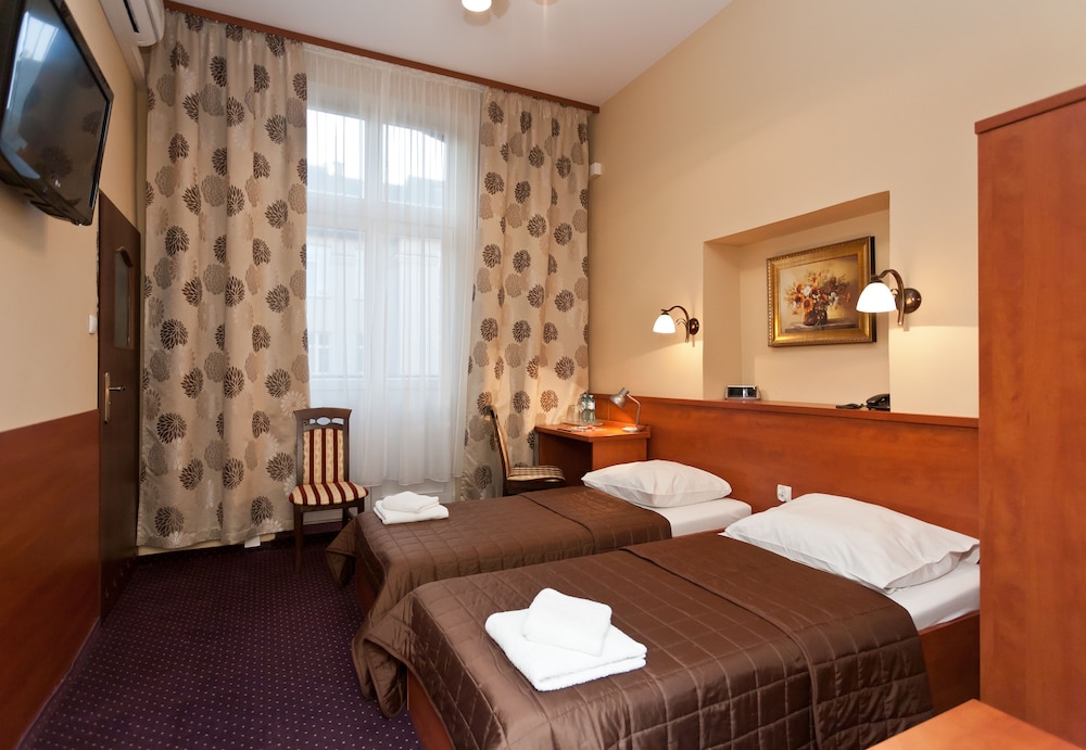 Hotel Maksymilian — Hotel rooms in Krakow, Lesser Poland