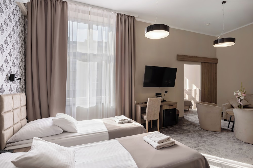 Hotel Maksymilian — Hotel rooms in Krakow, Lesser Poland