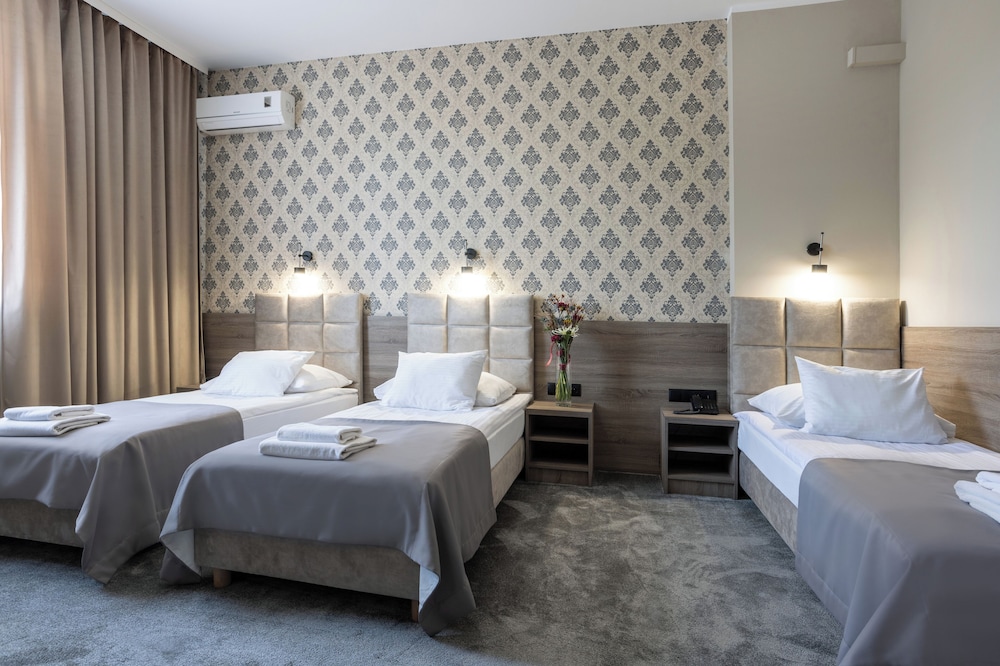 Hotel Maksymilian — Hotel rooms in Krakow, Lesser Poland