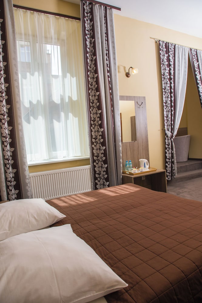 Hotel Maksymilian — Hotel rooms in Krakow, Lesser Poland