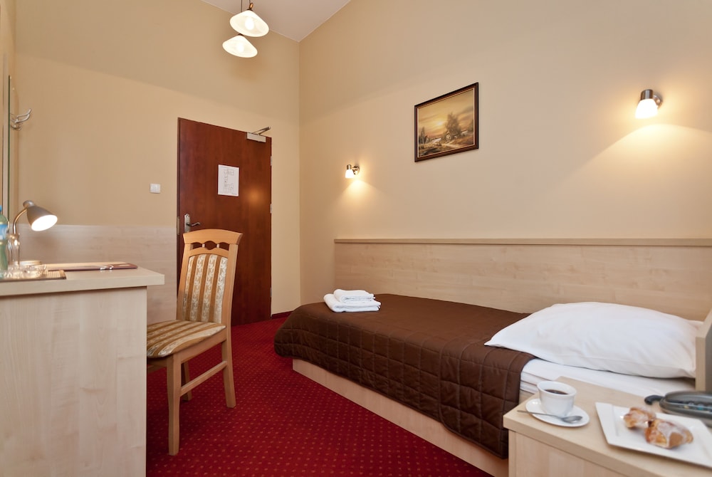 Hotel Maksymilian — Hotel rooms in Krakow, Lesser Poland