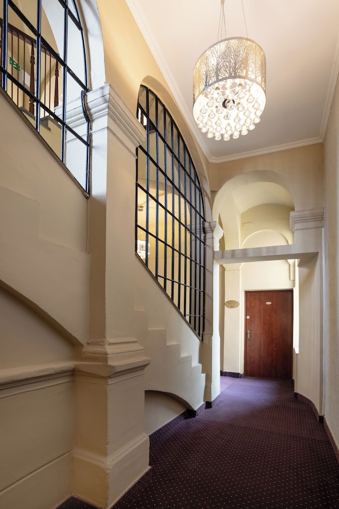 Hotel Maksymilian — Hotel building in Krakow, Lesser Poland