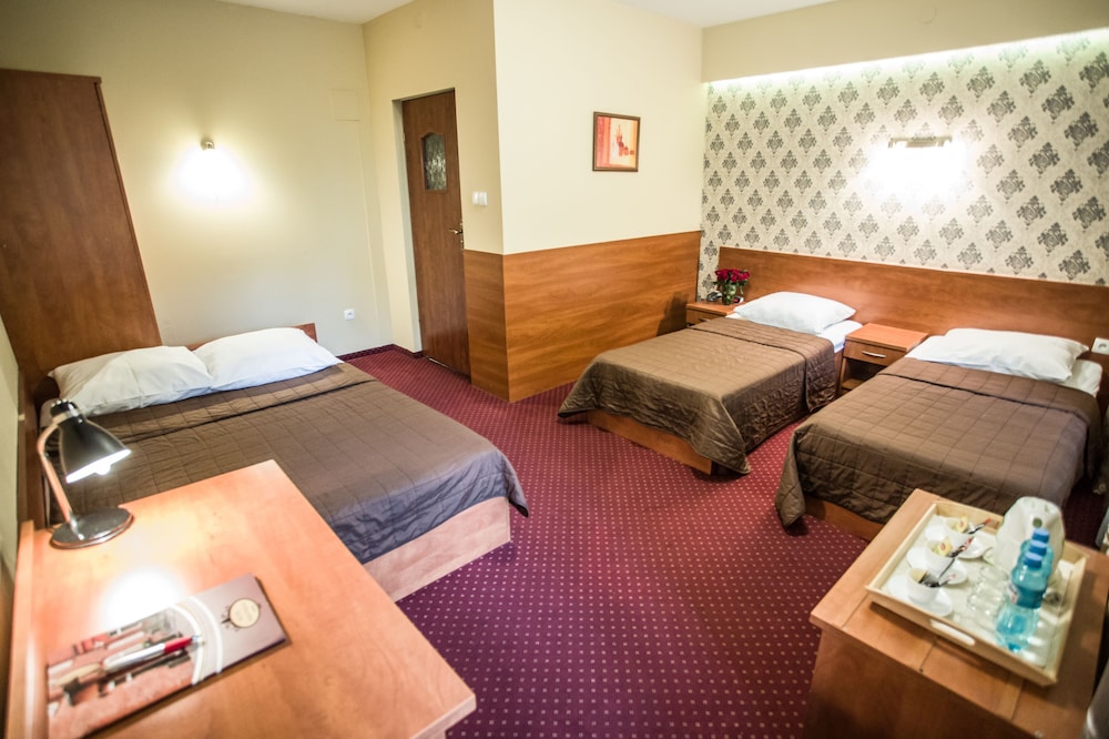 Hotel Maksymilian — Hotel rooms in Krakow, Lesser Poland