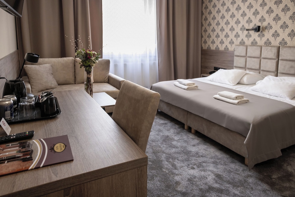 Hotel Maksymilian — Hotel rooms in Krakow, Lesser Poland