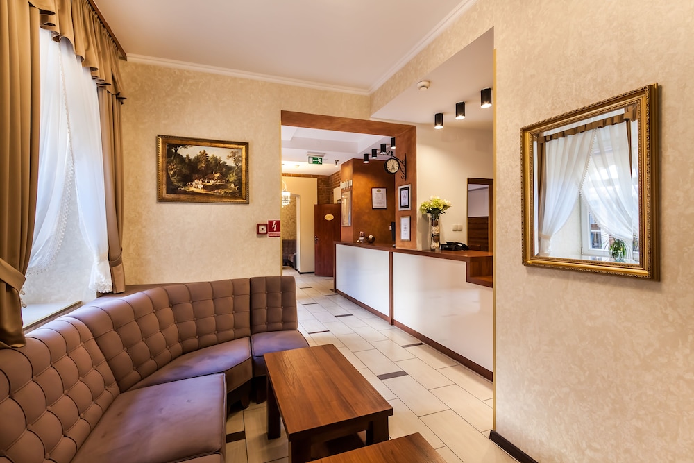 Hotel Maksymilian — Hotel building in Krakow, Lesser Poland
