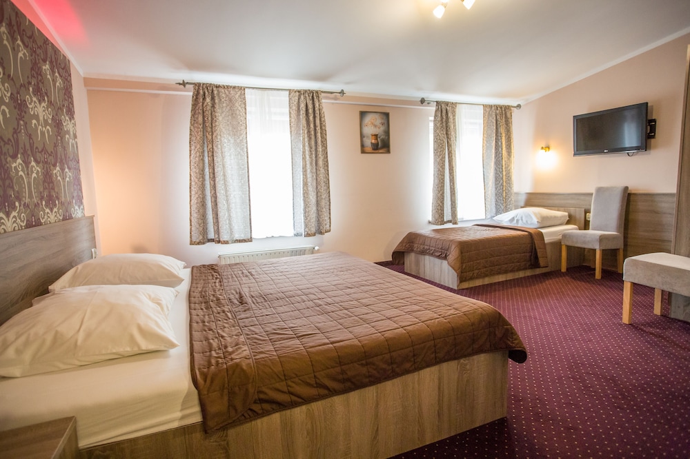 Hotel Maksymilian — Hotel rooms in Krakow, Lesser Poland