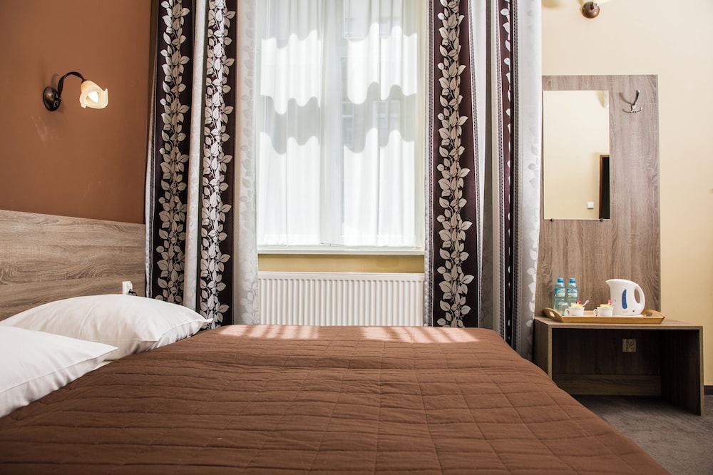 Hotel Maksymilian — Hotel rooms in Krakow, Lesser Poland