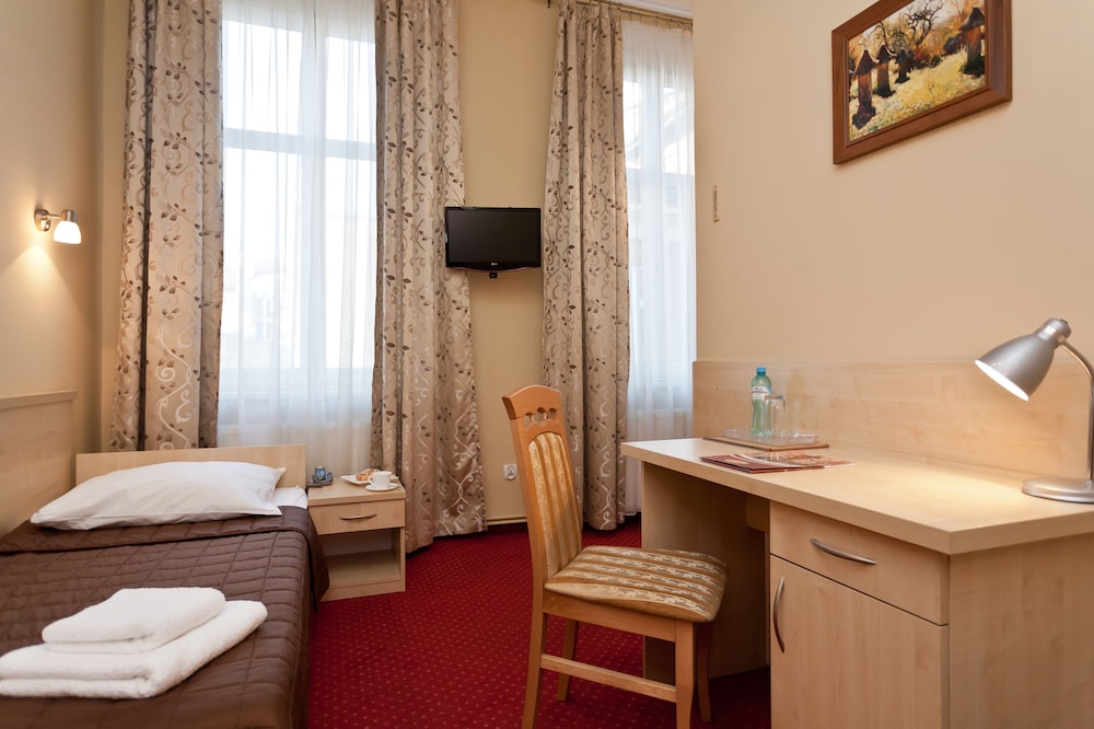 Hotel Maksymilian — Hotel rooms in Krakow, Lesser Poland