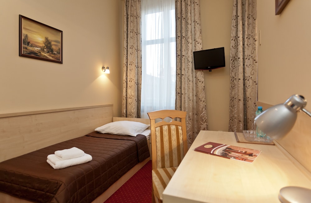 Hotel Maksymilian — Hotel rooms in Krakow, Lesser Poland