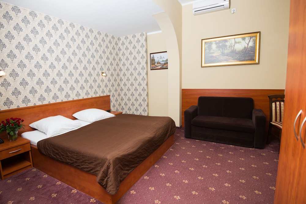 Hotel Maksymilian — Hotel rooms in Krakow, Lesser Poland