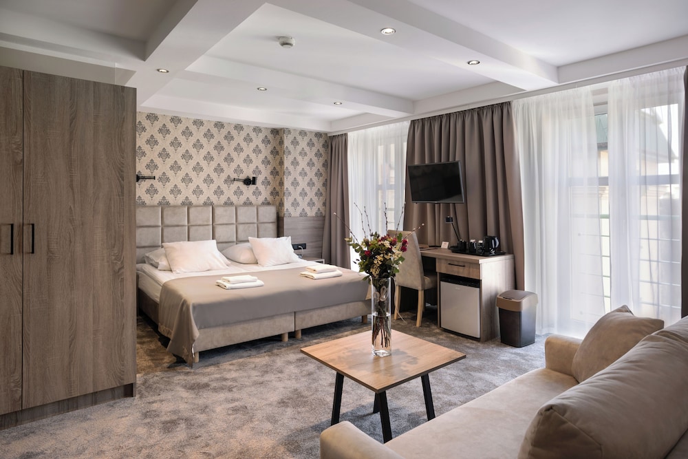 Hotel Maksymilian — Hotel rooms in Krakow, Lesser Poland