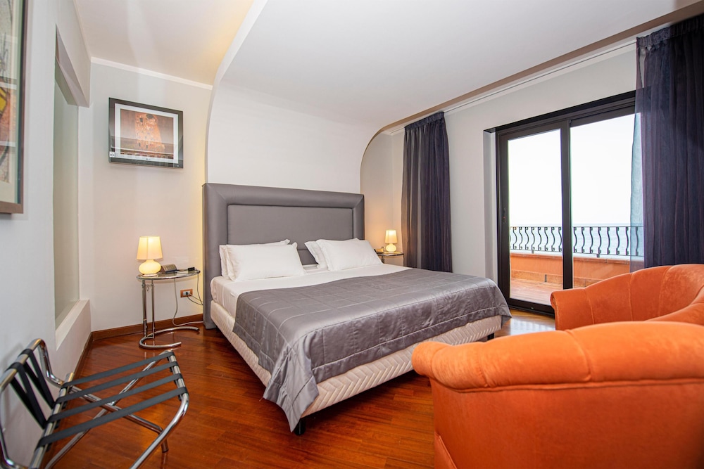 Baia Taormina - CDSHotels — Hotel rooms in Forza d'Agrò, Sicily
