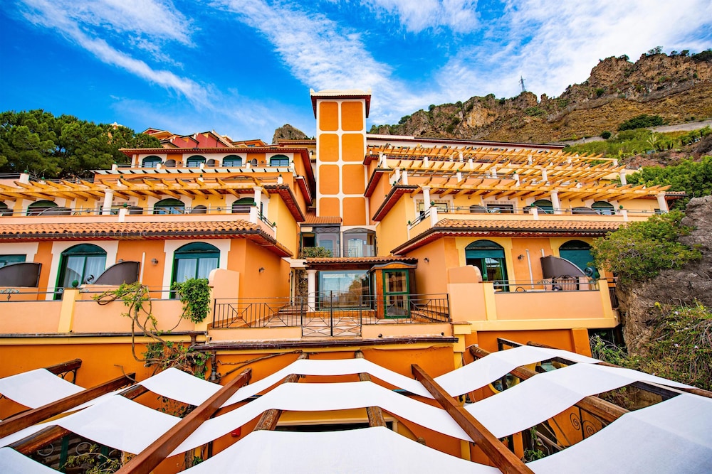 Baia Taormina - CDSHotels — Hotel building in Forza d'Agrò, Sicily