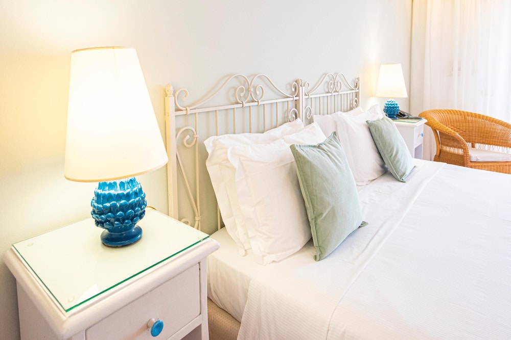 Baia Taormina - CDSHotels — Hotel rooms in Forza d'Agrò, Sicily