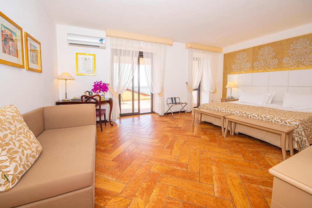 Baia Taormina - CDSHotels — Hotel rooms in Forza d'Agrò, Sicily